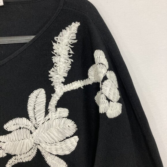 Chico's Large Black White Contrast Floral Embroidered Soft Light Knit Sweater - Picture 3 of 9